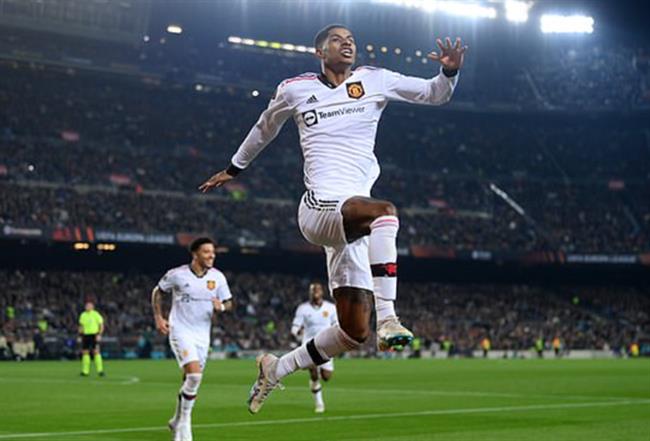 MU hoa 2-2 truoc Barca tren san Camp Nou