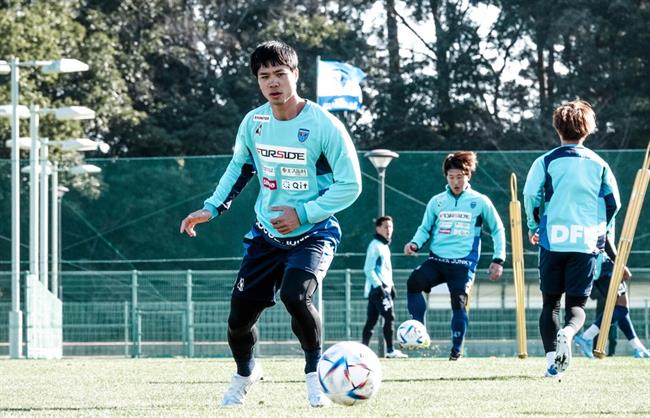Công Phượng dự bị trong ngày Yokohama FC thua đậm 1