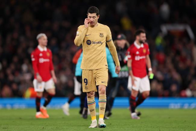 Robert Lewandowski that vong sau tran thua MU