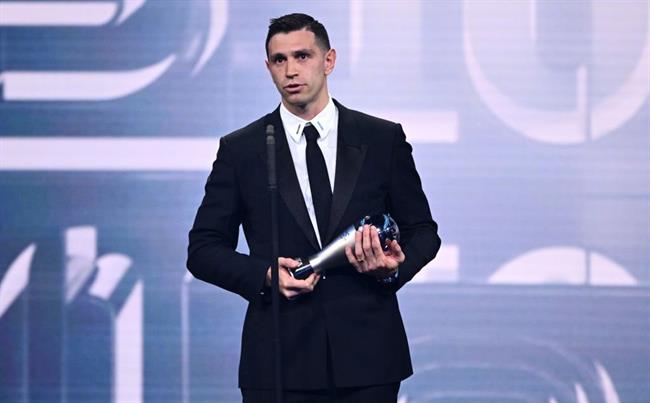 Emiliano Martinez nhận giải thủ môn xuất sắc nhất năm 2022