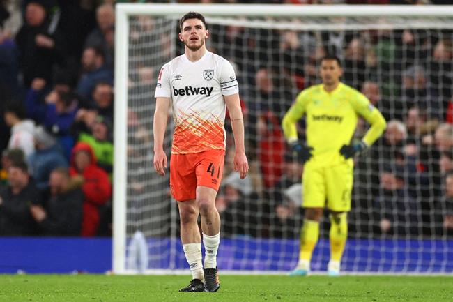 Arsenal va Chelsea theo duoi Rice