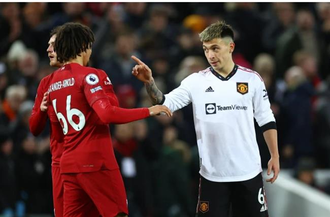 Paul Scholes chi trich trung ve Lisandro Martinez 