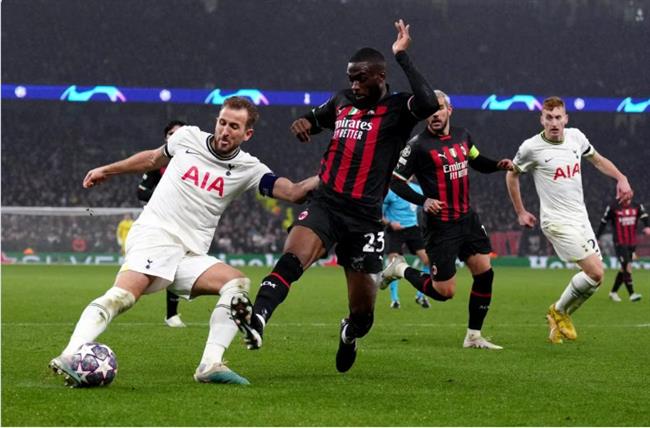 Tottenham không thể xuyên thủng mành lưới của đối phương Tottenham khong the xuyen thung manh luoi cua doi phuong