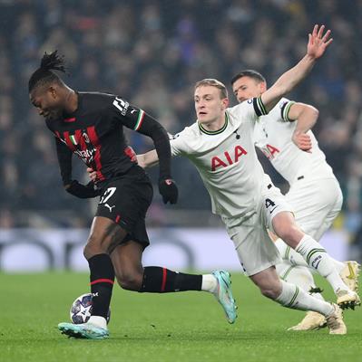 Không thể đánh bại AC Milan, Tottenham ngậm ngùi chia tay Champions League 2 Không thể đánh bại AC Milan, Tottenham ngậm ngùi chia tay Champions League 2
