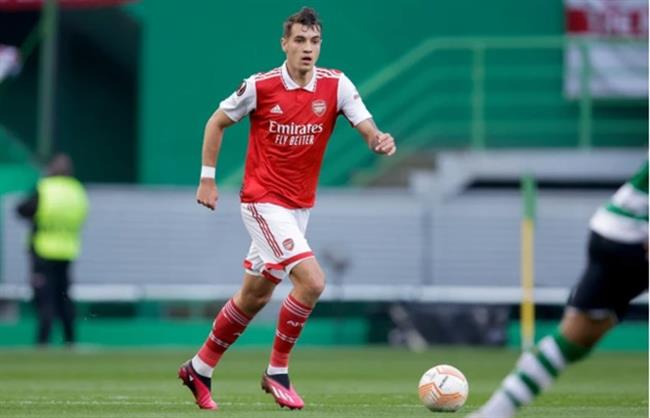 Lần đầu tiên sát cánh cùng Jakub Kiwior, William Saliba nói gì?