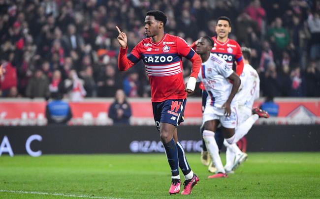Jonathan David lập hat-trick trước Lyon Jonathan David lap hat-trick truoc Lyon
