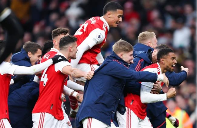 Arsenal thoát án phạt từ FA Arsenal thoat an phat tu FA