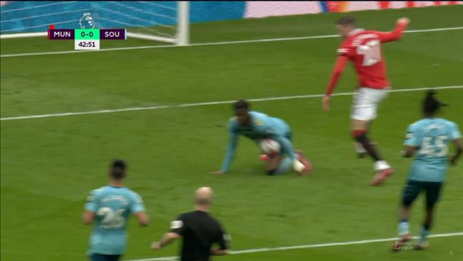 Cd MU noi dien vi mat mot qua 11m truoc Southampton?