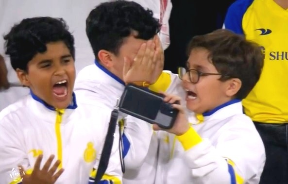 Sieu pham cua Ronaldo khien NHM Al Nassr xuc dong bat khoc