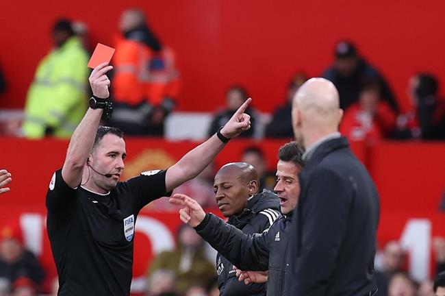 HLV Fulham trút giận lên trọng tài sau thất bại trước MU