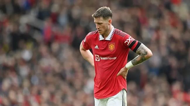 Gary Neville Weghorst đóng góp cho MU nhiều hơn Ronaldo 1