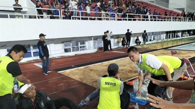 Bóng đá Indonesia lại ghi nhận bạo loạn tại sân vận động 1