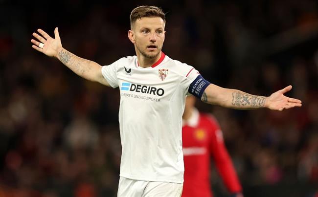 Những cầu thủ nổi bật giải nghệ trong năm 2025 3