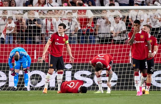 MU thua 0-3 tren san cua Sevilla