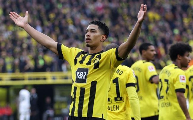 Dortmund vươn lên ngôi đầu trên BXH Bundesliga Dortmund vuon len ngoi dau tren BXH Bundesliga