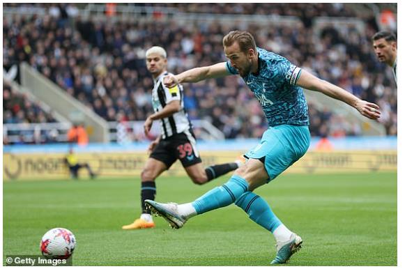 Tottenham trả lại tiền cho CĐV sau trận thua Newcastle
