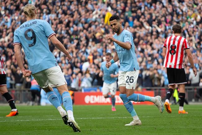 Riyad Mahrez la ngoi sao noi bat nhat trong chien thang 3-0 cua Man City truoc Sheffield United cau thu sinh nam 1991 mang ve cho minh mot cu hat-trick.