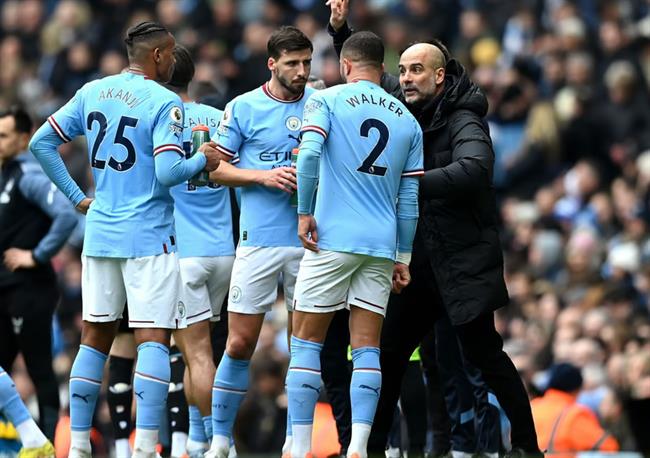 HLV Xavi tin Man City sẽ làm nên lịch sử