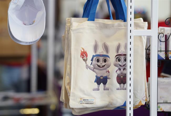 Sức hấp dẫn của vật phẩm SEA Games 32 trước ngày khai mạc 5