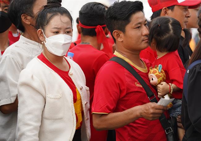 CĐV Việt Nam vất vả vào sân theo dõi SEA Games 32 3