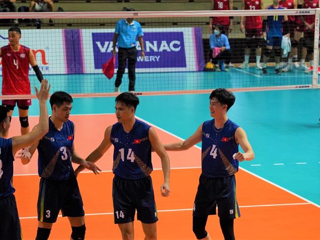 Nam thần Quản Trọng Nghĩa bất lực ở trận thua của ĐT bóng chuyền Việt Nam 6