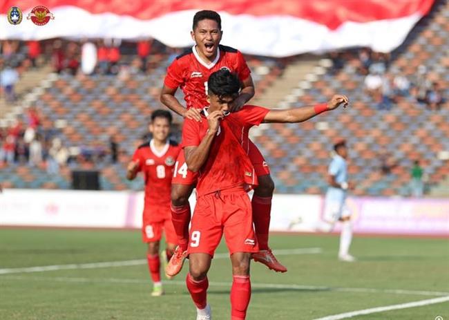 Thần đồng bóng đá Indonesia ghi bàn đẳng cấp tại SEA Games 32