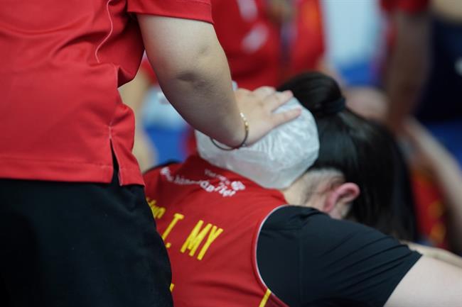 Tuyển thủ bóng rổ nữ Việt Nam sốc nhiệt sau trận đấu lúc 12h 5