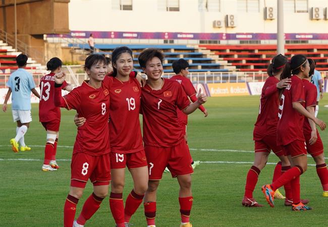 Thanh Nhã tỏa sáng sau sai lầm của thủ môn Myanmar