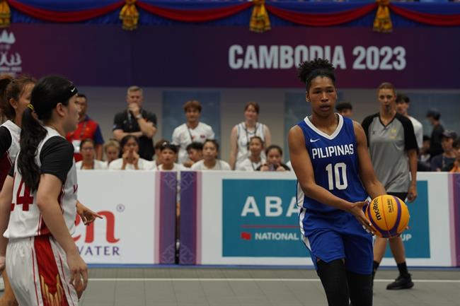 Vỡ òa cảm xúc ở lần đầu Việt Nam giành vàng bóng rổ SEA Games 3