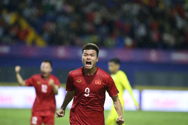 VIDEO: Văn Tùng lập cú đúp bàn thắng vào lưới U22 Malaysia