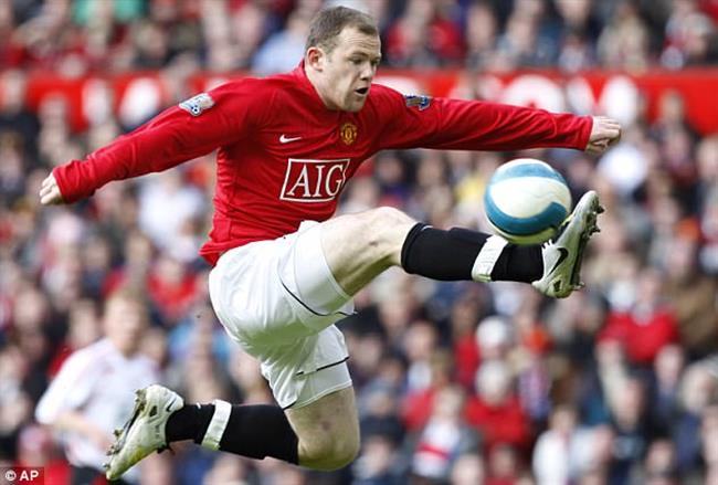 Rooney so sanh doi hinh MU mua 2007/08 voi Man City