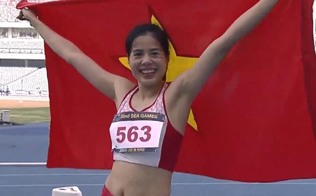 Video Nguyễn Thị Huyền giành HCV 400m rào nữ (SEA Games 32) Video Nguyen Thi Huyen gianh HCV 400m rao nu (SEA Games 32)