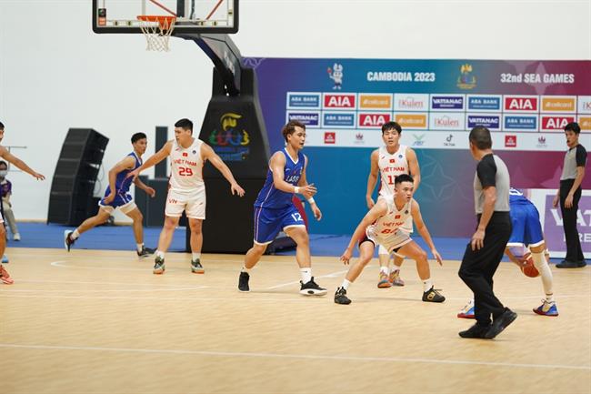 Ghi gần 100 điểm, ĐT bóng rổ nam Việt Nam thắng trận đầu ở SEA Games 32 5