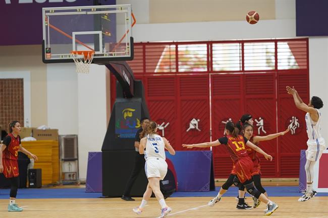 Dàn ngoại binh Campuchia thua ngược ĐT bóng rổ nữ Việt Nam 2