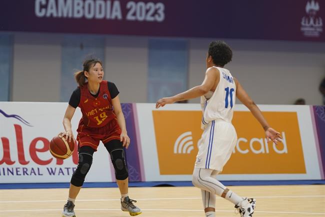 Dàn ngoại binh Campuchia thua ngược ĐT bóng rổ nữ Việt Nam 7