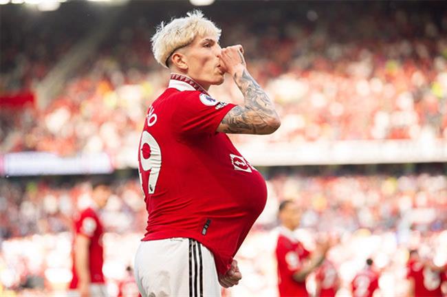 Alejandro Garnacho tặng bàn thắng cho con trai sắp sinh