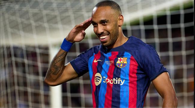 Aubamryang trong mau ao Barca