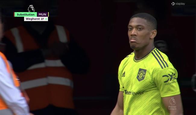 Martial tỏ thái độ khi bị thay ra sớm ở trận thắng của MU 1