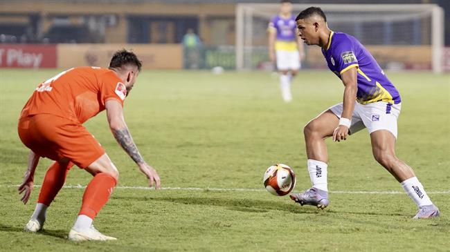 Văn Tùng tắt điện trong ngày đối đầu Lương Duy Cương 7