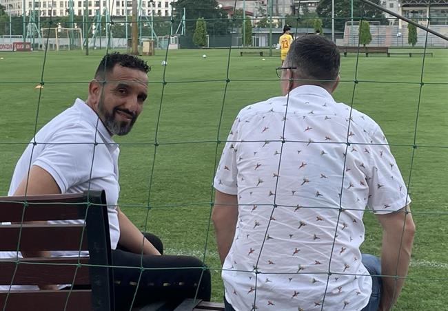 Tro ly HLV Troussier