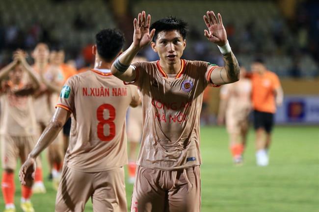 Đoàn Văn Hậu xin lỗi CĐV sau khi sút hỏng penalty