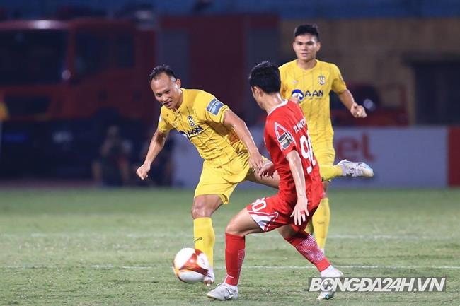 Trọng Hoàng báo tin mừng cho SLNA trước thềm đấu Đồng Tháp