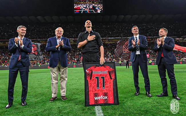 Zlatan Ibrahimovic chính thức nói lời chia tay sân cỏ 1