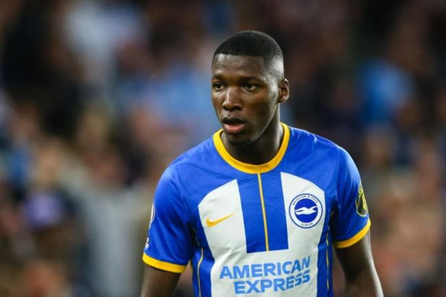 Arsenal va Chelsea quan tam Moises Caicedo