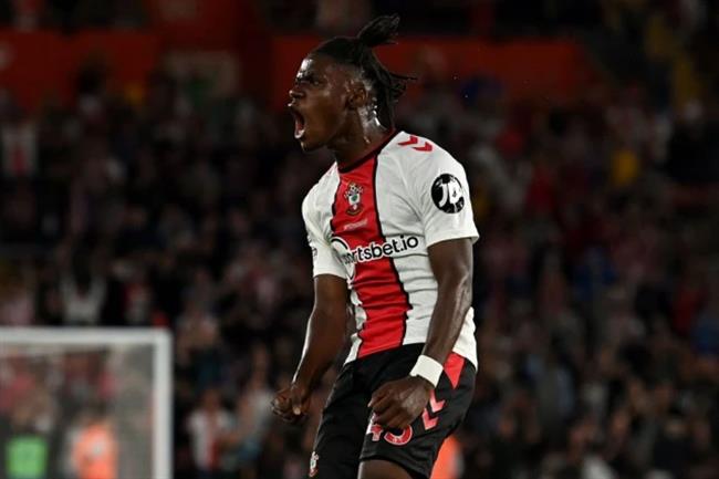 Chelsea quan tam Romeo Lavia cua Southampton