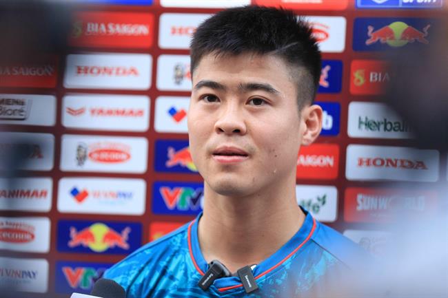 Duy Mạnh chúc mừng Man City vô địch Champions League