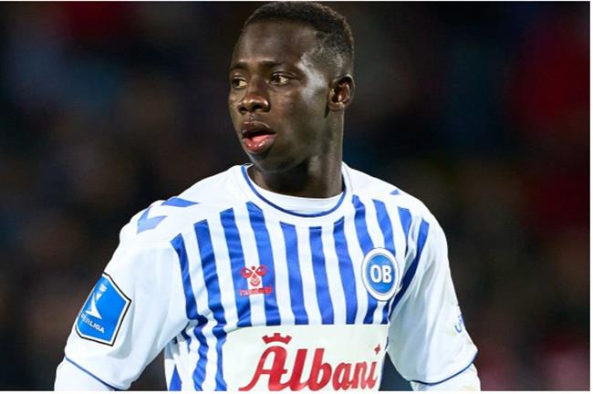 Yankuba Minteh la tan binh dau tien cua Newcastle o He 2023