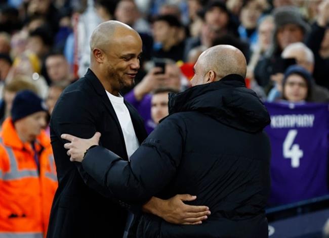 Kompany co the thay Pep dan dat Man City