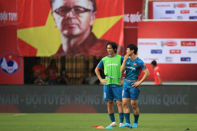 Công Phượng đá chính trước Syria