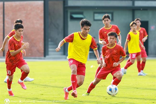 U17 Việt Nam quyết tâm trước trận chung kết vòng bảng với Uzbekistan